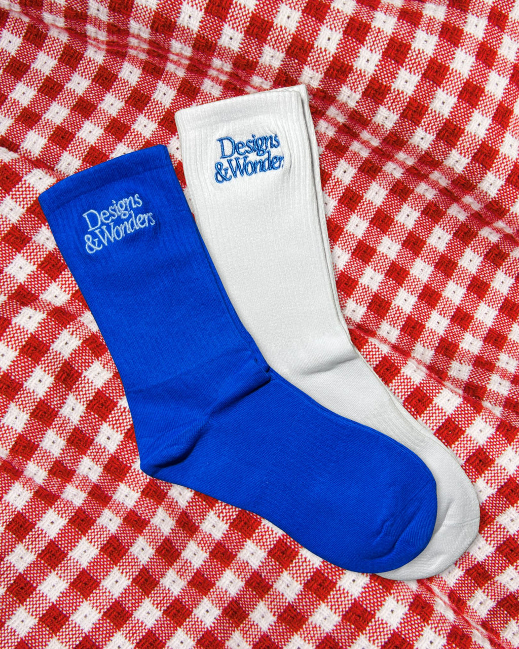 Design & Wonders Embroidered Crew Socks: (Blue/White)